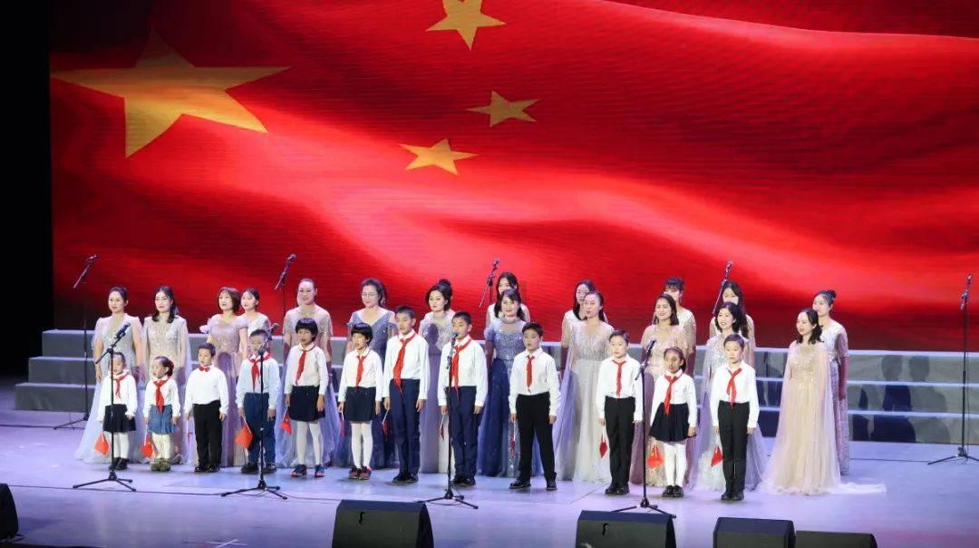 泫雅官宣恋情后口碑大跌,被圈内好友陆续取关,男友发声呼吁善待
