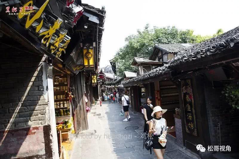 杨钰莹依旧憧憬爱情，年纪大的女人还会渴望爱情吗？游戏画面
